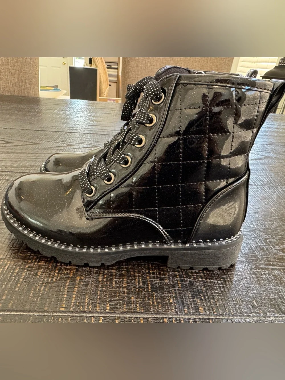 Tahari Girls Black Patent Combat Boots Size 1 NWOT Studded Lace Up